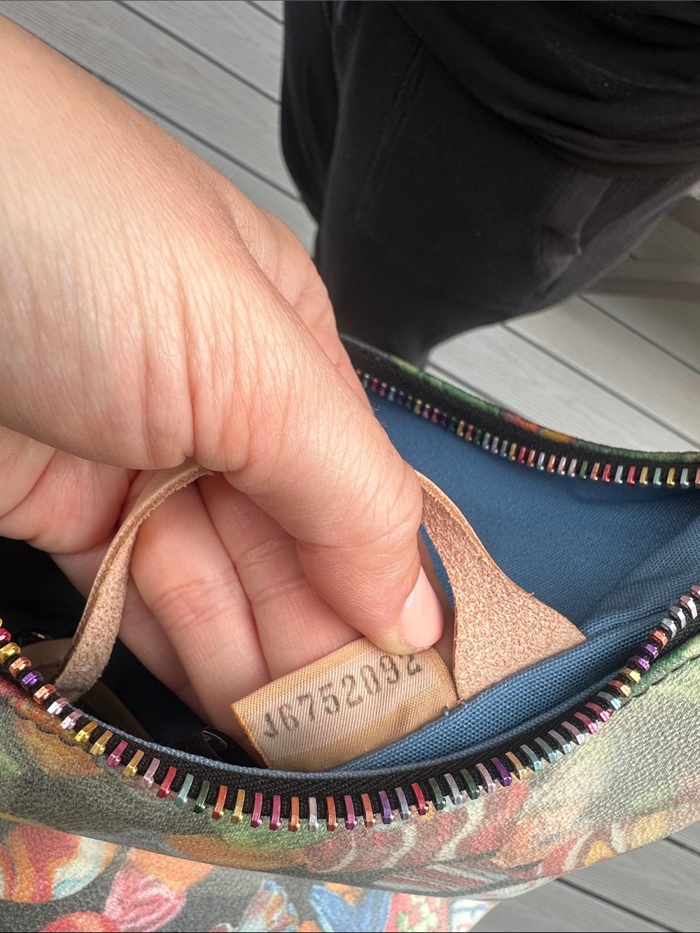 Dooney & Bourke retired candy print bucket bag - Picture 2 of 16